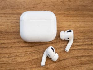 Read more about the article Apple AirPods Pro Review in 2021