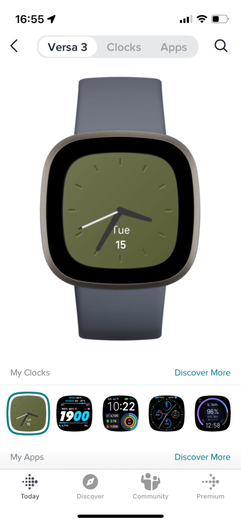 Newly applied watch face in the Fitbit app