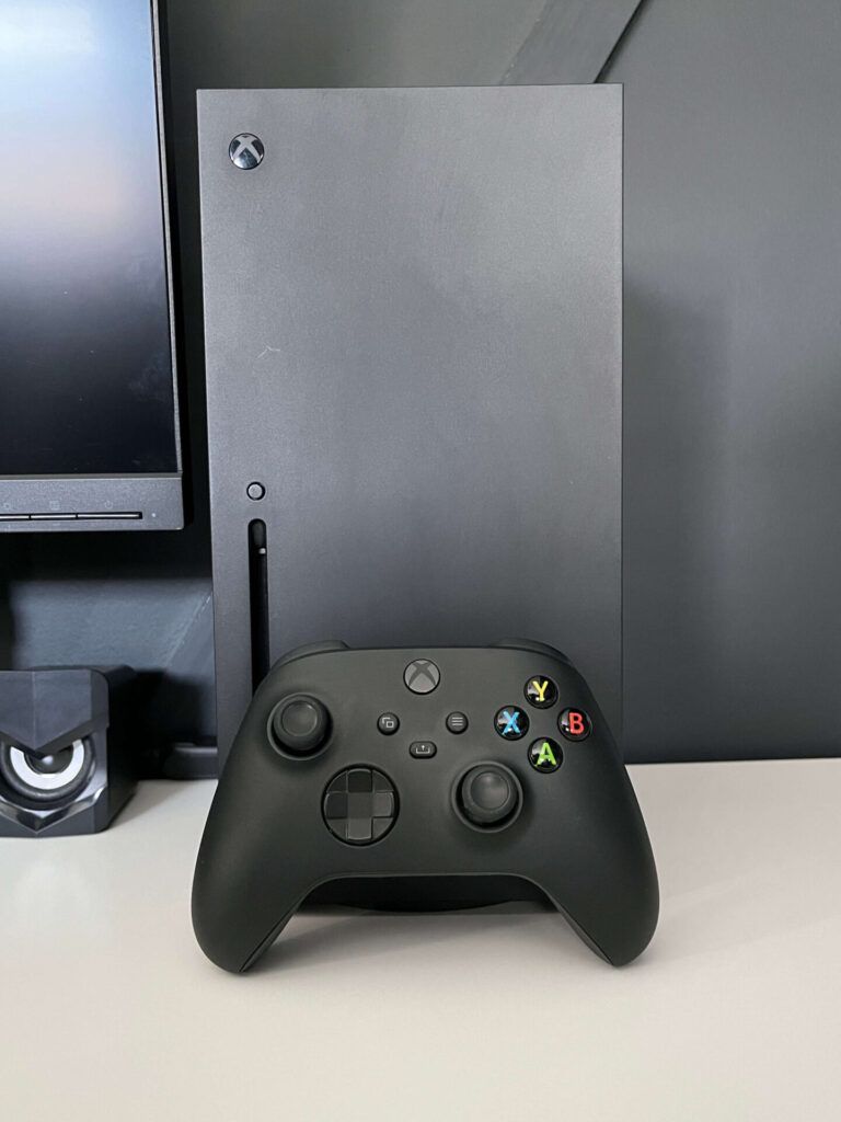 Xbox Series X console & controller