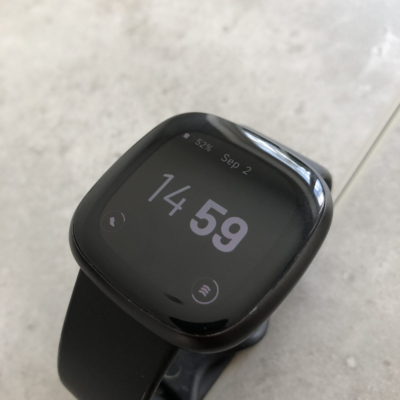 The minimalist analog Fitbit watch face